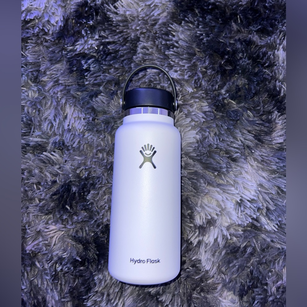 White HydroFlask (32 oz) (946 mL)